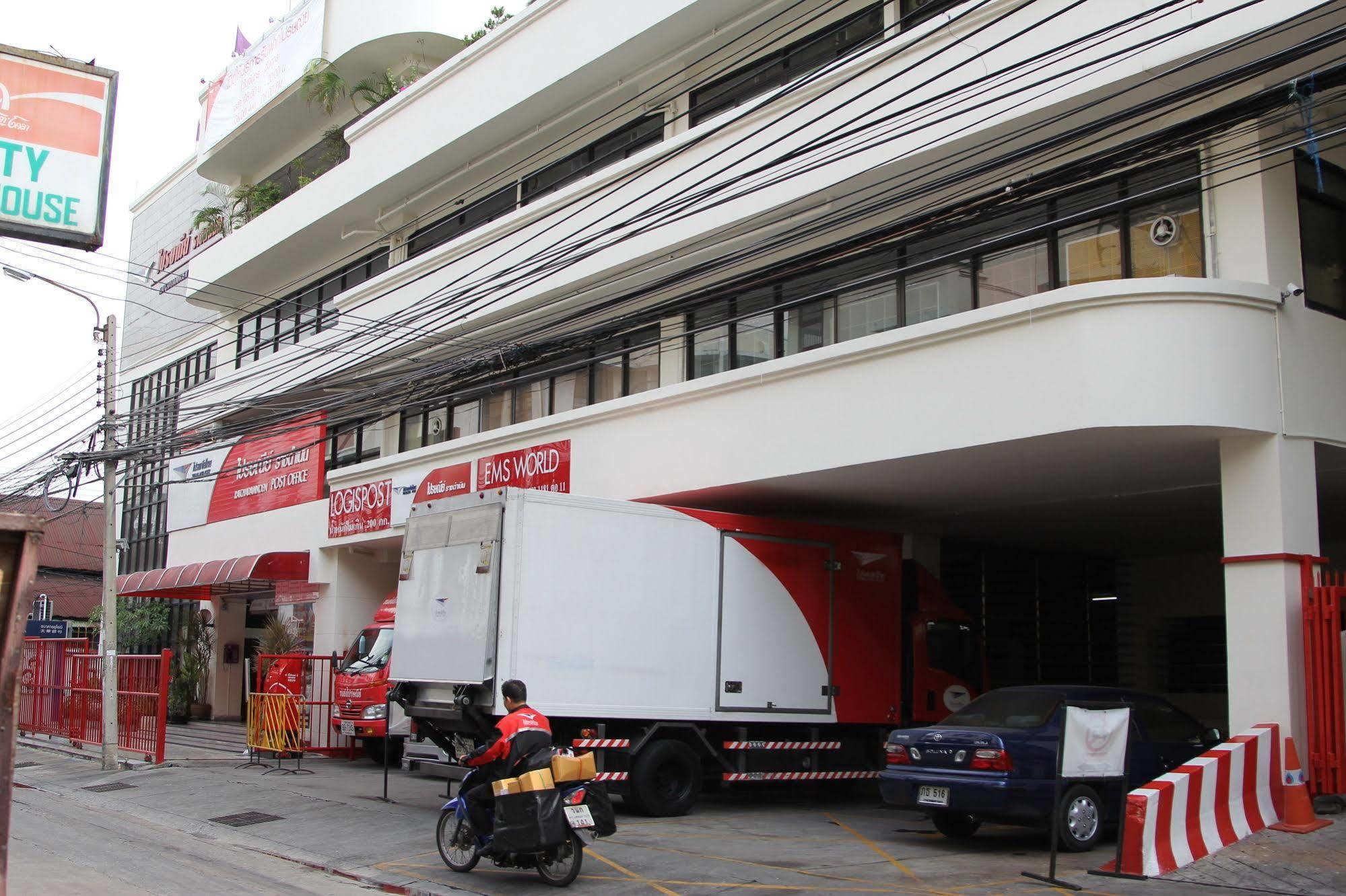 New C.H. Guest House Bangkok Exterior foto